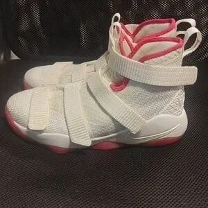 シューズ(女性用) Nike KAY YOW CANCER FUND Nike Sabrina 1 Promo 'Kay Yow' Women's Size 15 / Men's Size